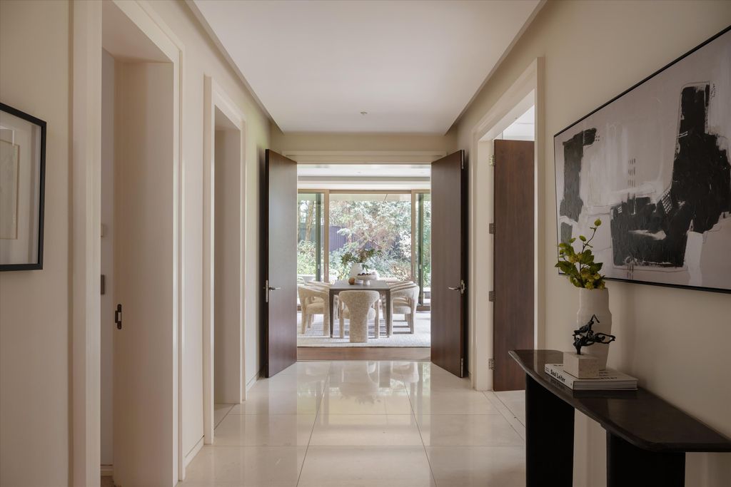 Property photo 3 of 32 Image