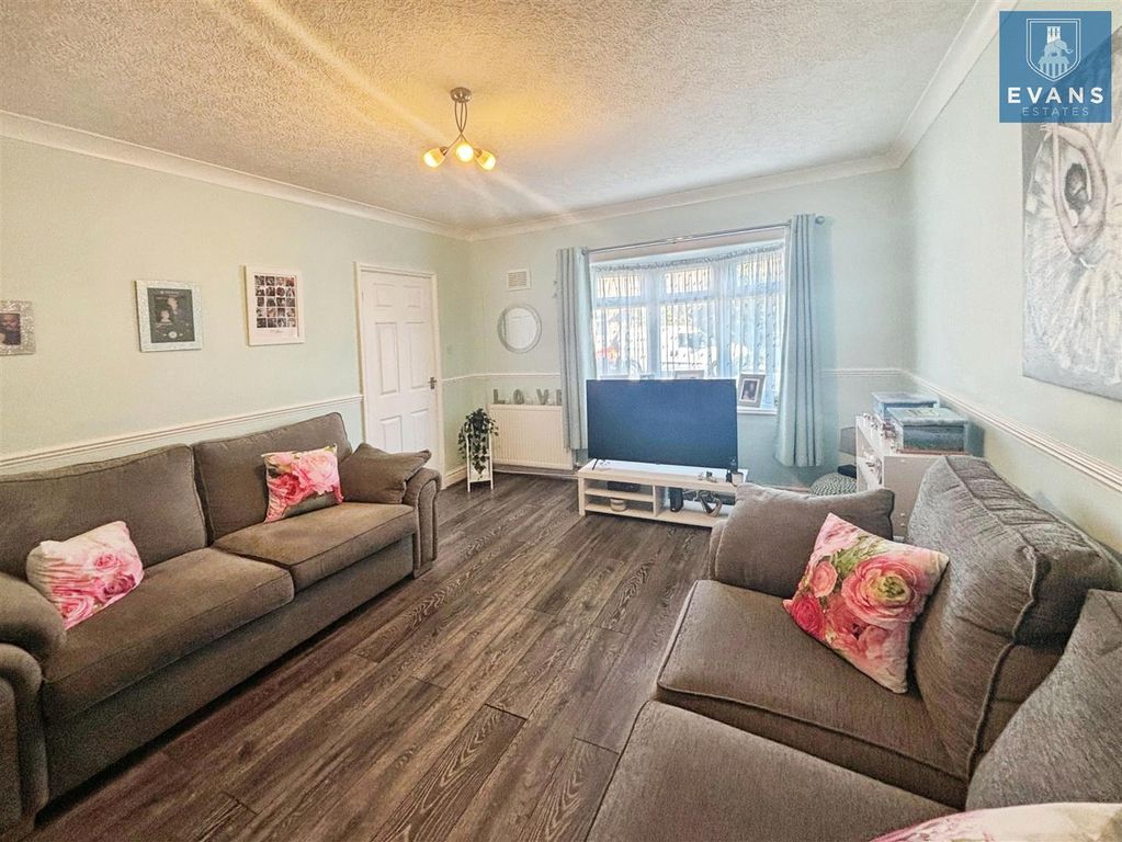 Property photo 3 of 13 Living Room