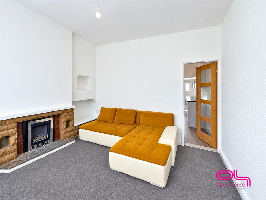 Property photo 2 of 11 Untitled Design - 2026-09-17T164933.443.Png