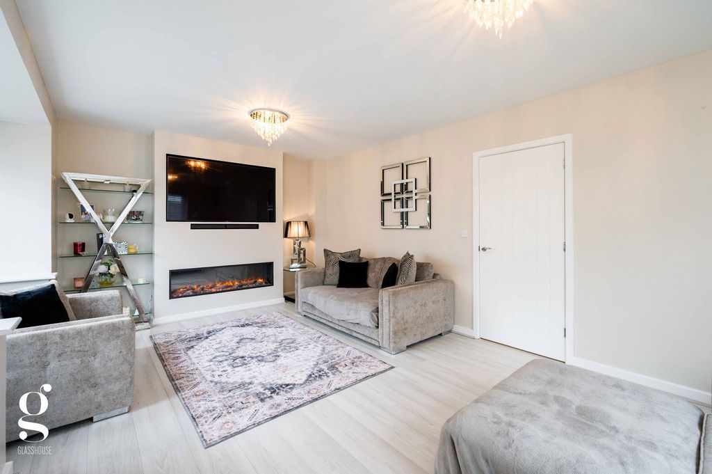 Property photo 2 of 40