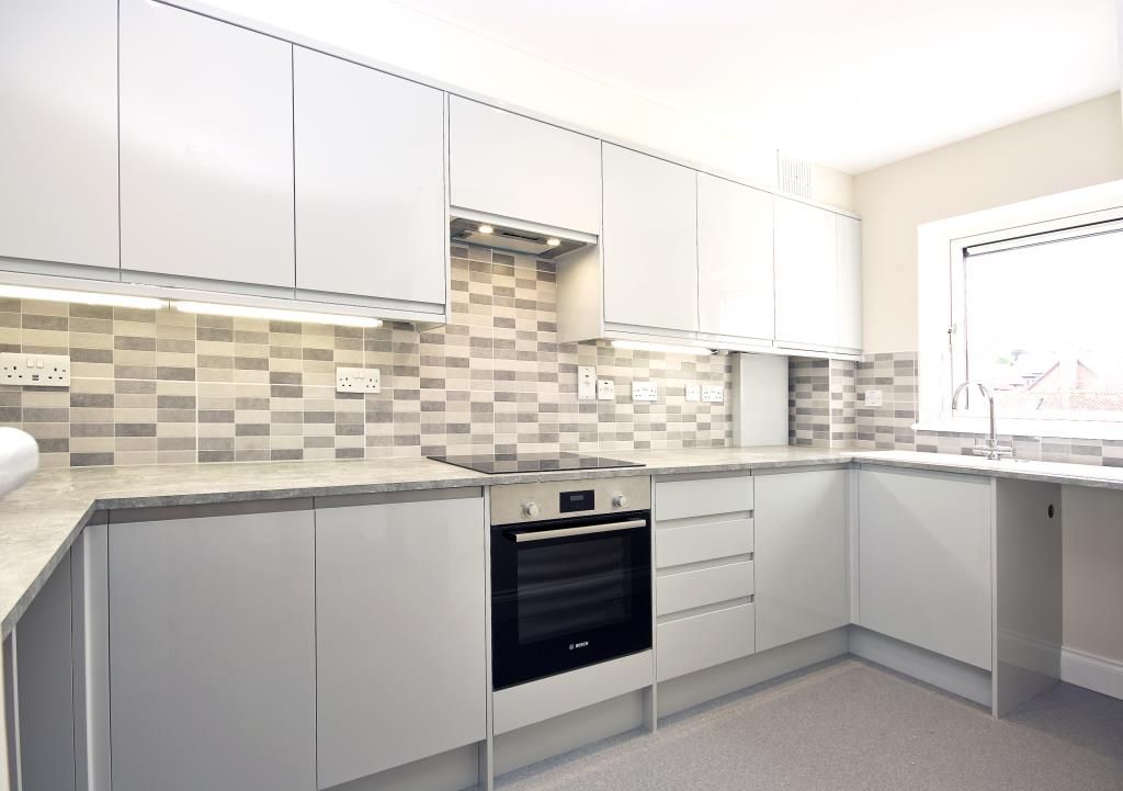 Property photo 2 of 8 Living Area