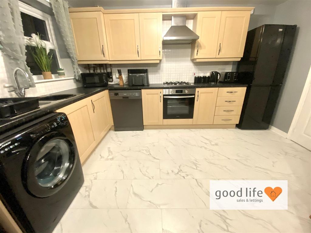 Property photo 3 of 18 20260108_200338783_Ios8Adouglas.Jpg