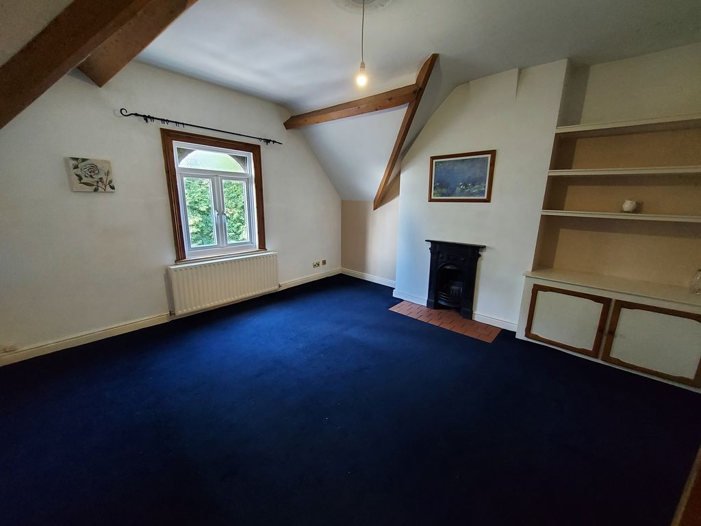 Property photo 2 of 7 Living Room
