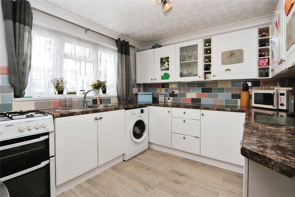 Property photo 2 of 15 Picture No. 14