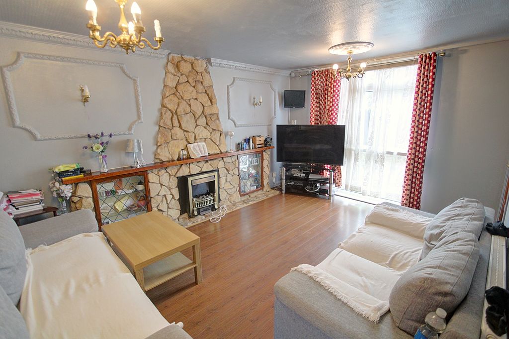 Property photo 2 of 16 Lounge A