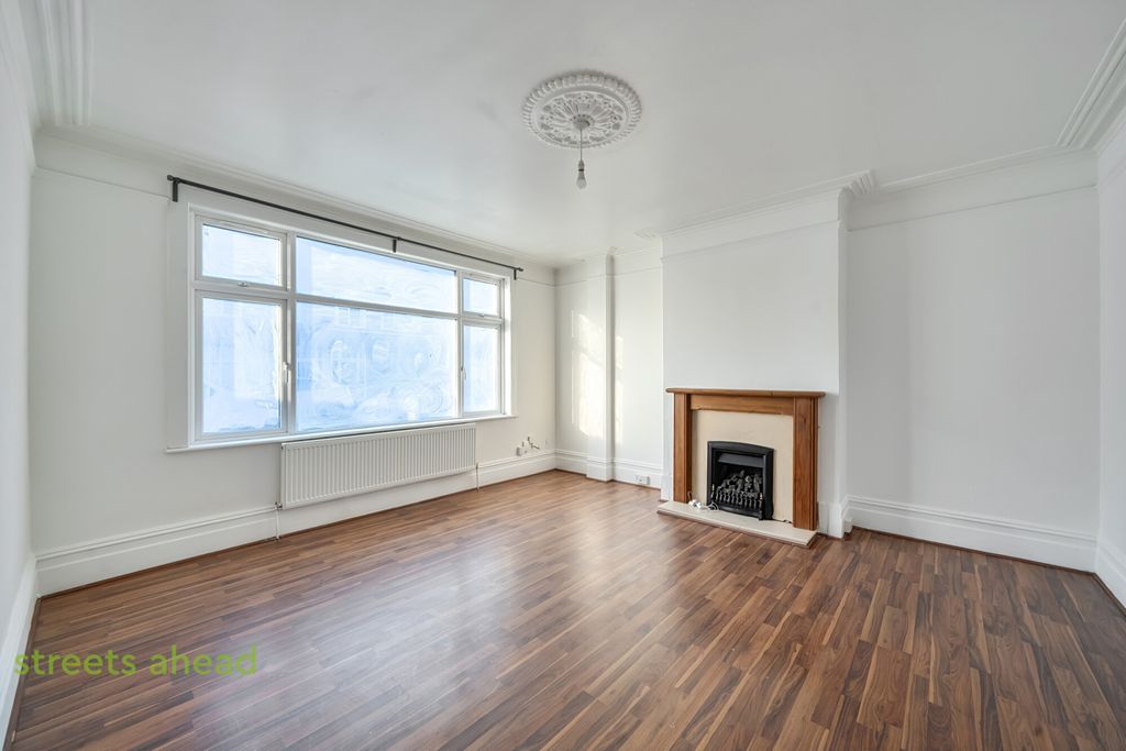 Property photo 2 of 20 8718F8ce-0c63-476...