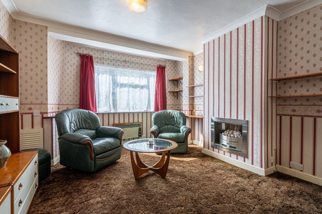 Property photo 3 of 27 5213403