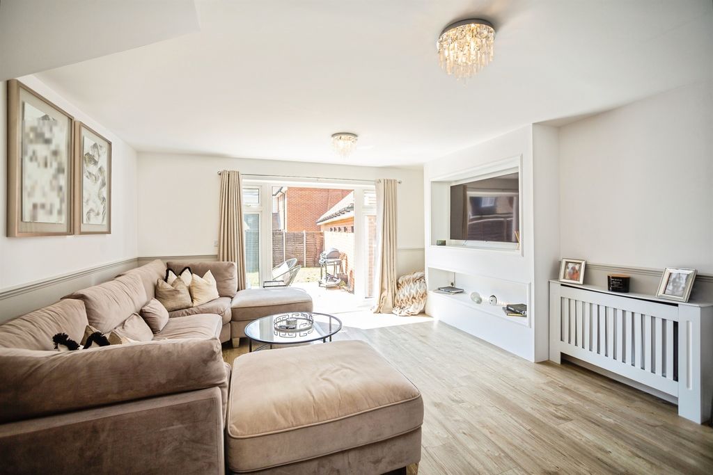 Property photo 2 of 17