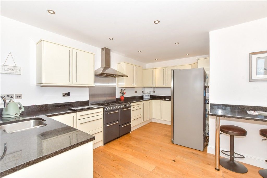 Property photo 2 of 16 Kitchen