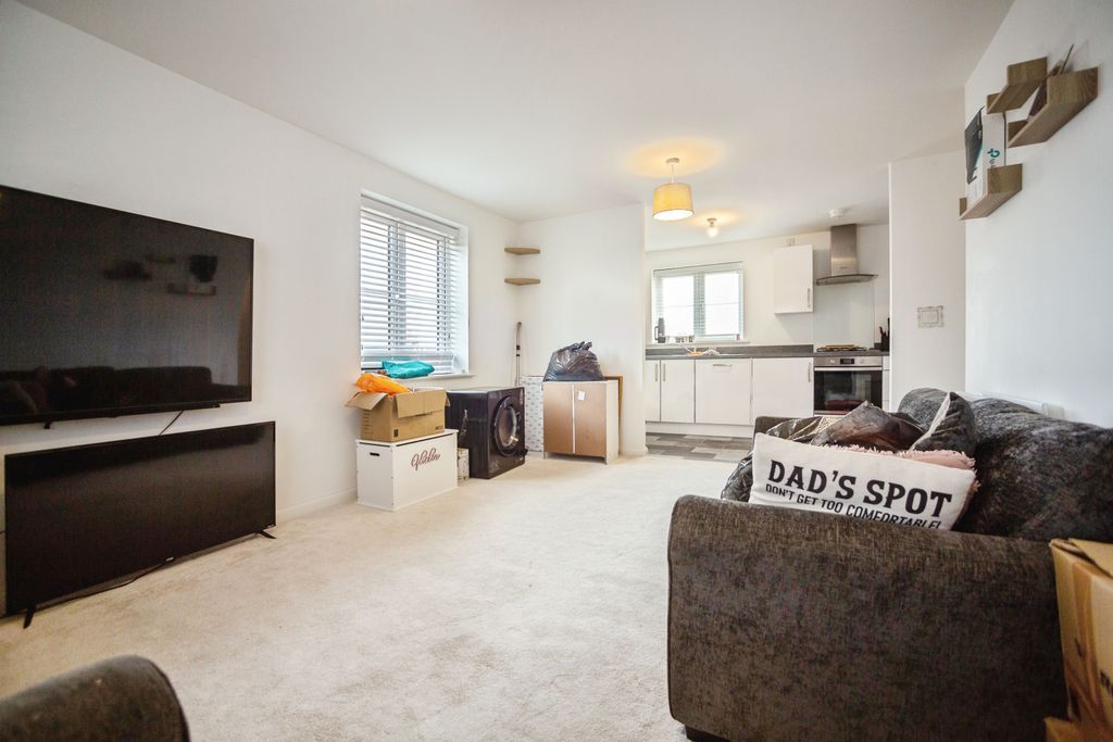 Property photo 1 of 14 Lounge