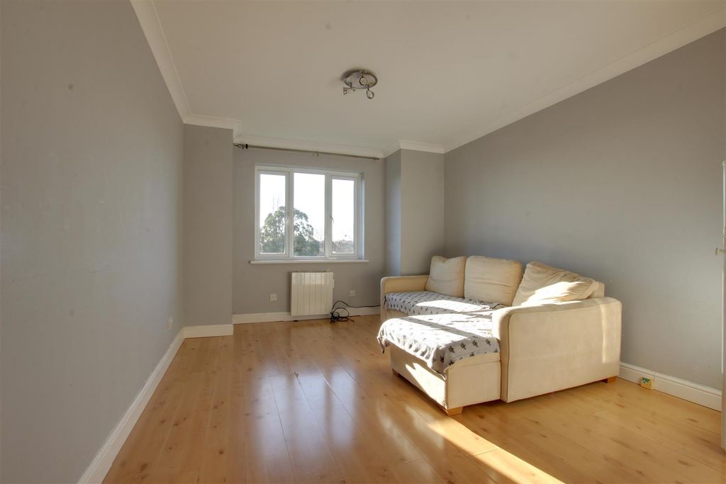 Property photo 2 of 6 Img_0738-Img_0740.Jpg