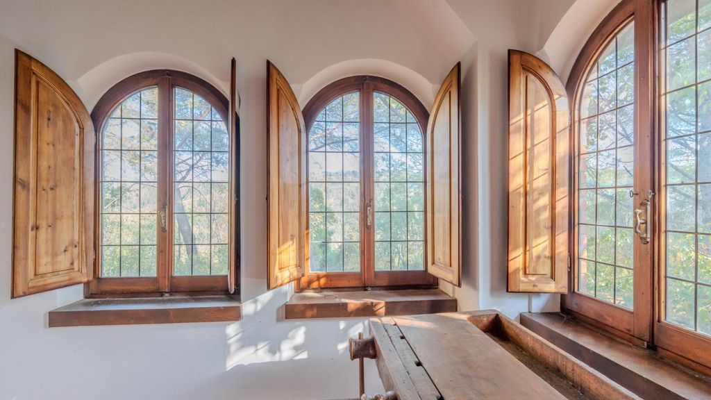 Property photo 3 of 34