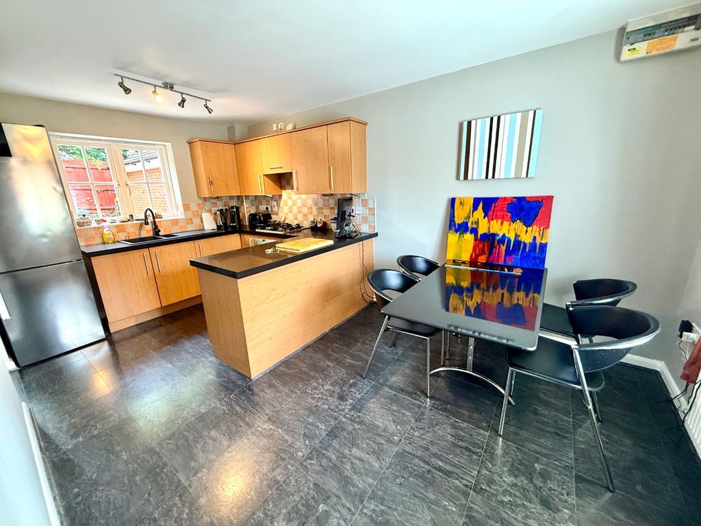 Property photo 2 of 31 4254242