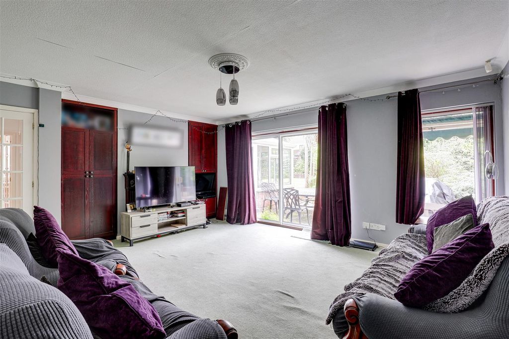 Property photo 2 of 33 1640.Jpg