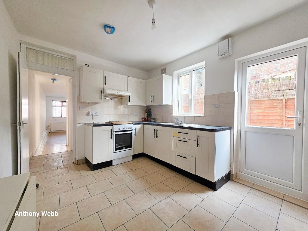 Property photo 2 of 8 Kit Diner