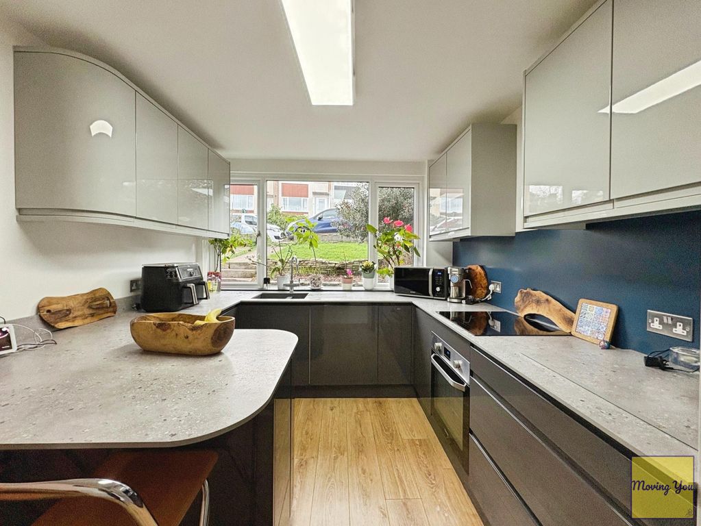 Property photo 2 of 19 Kitchen