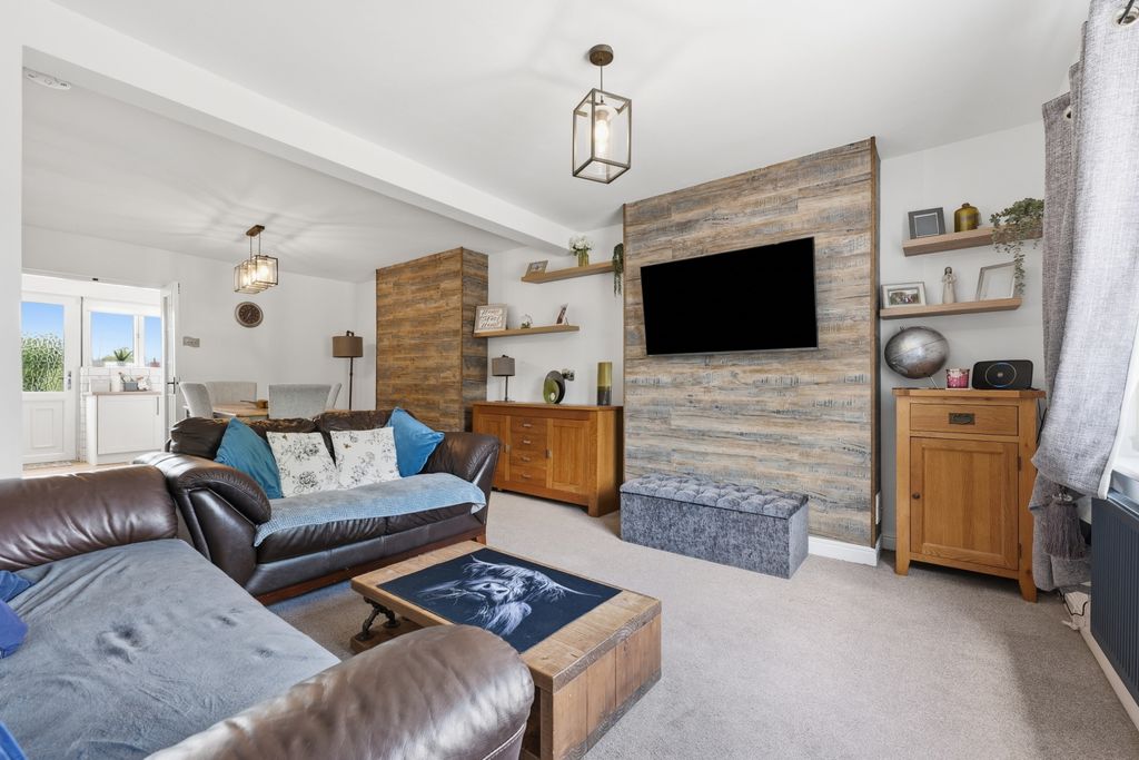 Property photo 2 of 35 P2063440