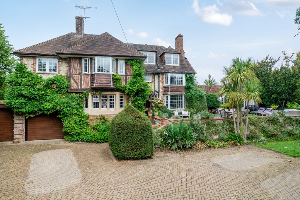 Property photo 1 of 18