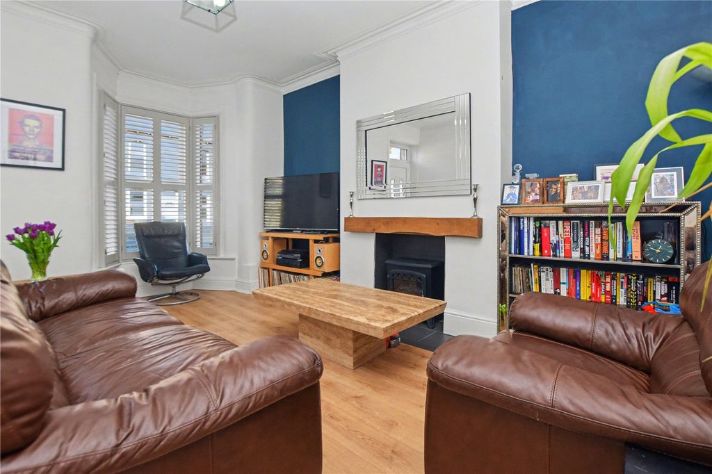 Property photo 2 of 19 Picture No. 37