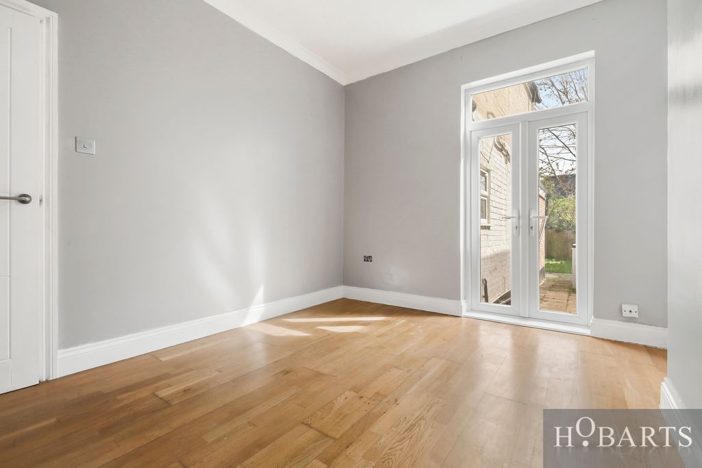 Property photo 3 of 12 Gallery