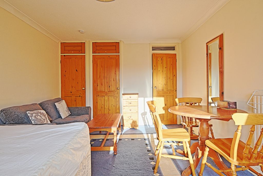 Property photo 2 of 9 May 3