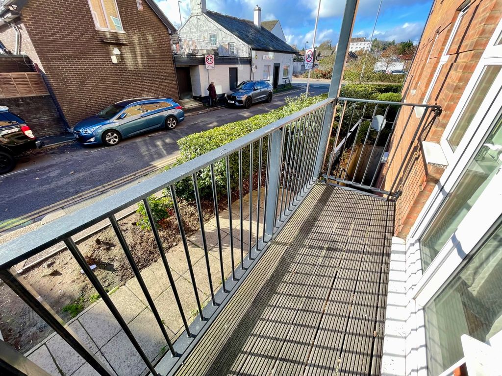 Property photo 3 of 10 4681872