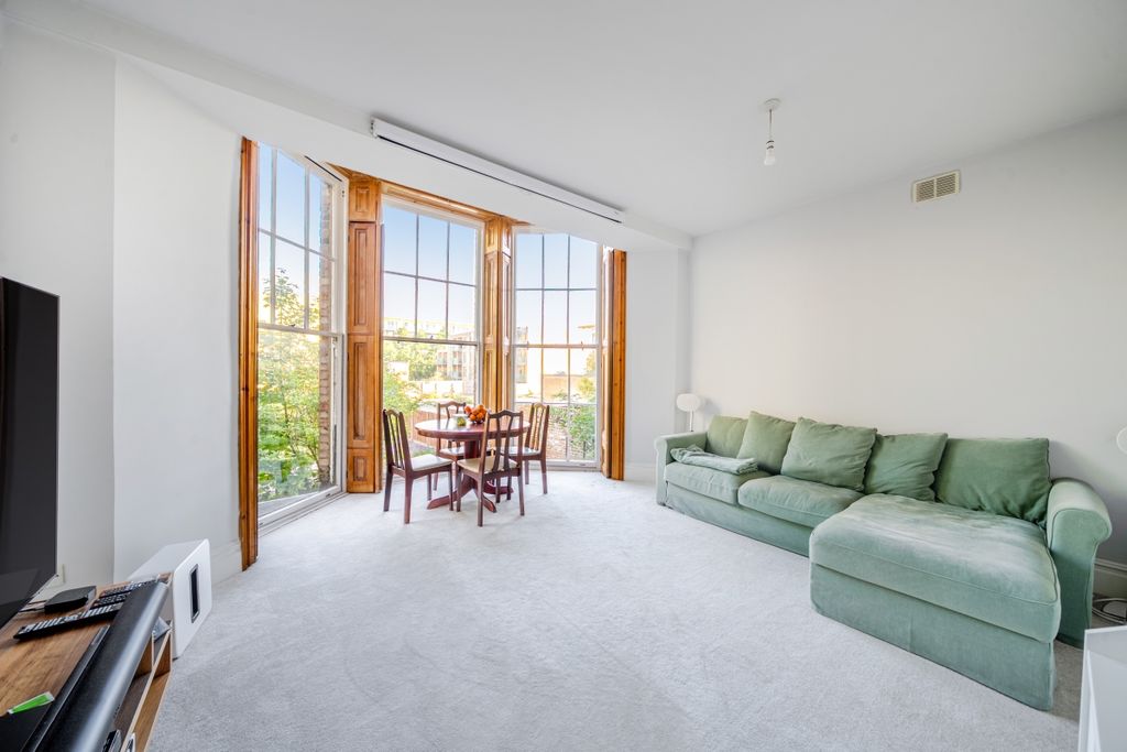 Property photo 3 of 11 1359045-8-68d25A0...
