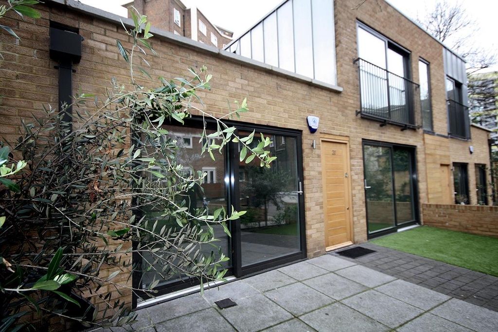 Property photo 1 of 4