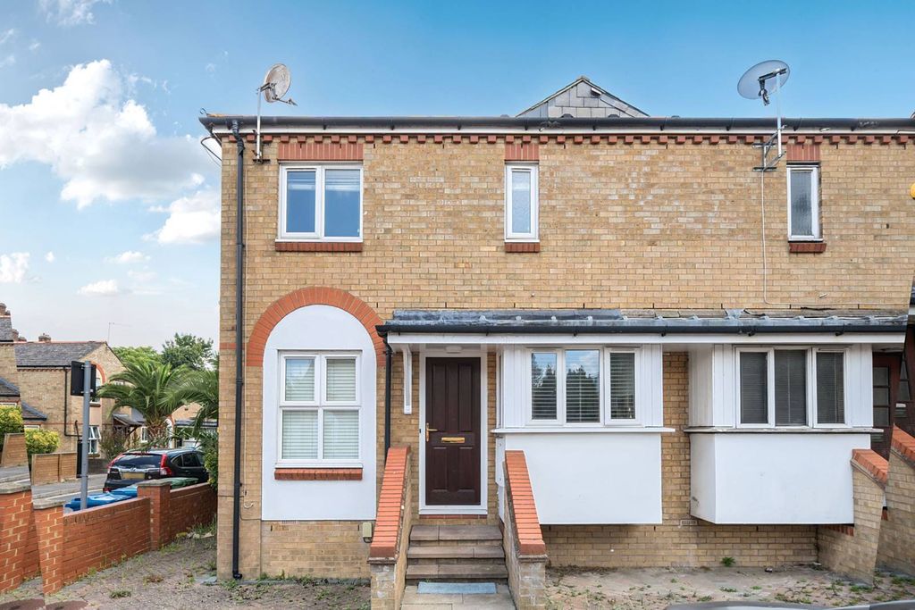 Property photo 2 of 19