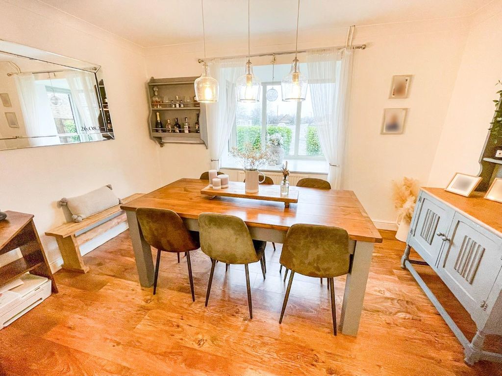 Property photo 3 of 19 Tlc_0170782d-Cdb4-4594-B439-F19d23274F2B_89346Ca.J