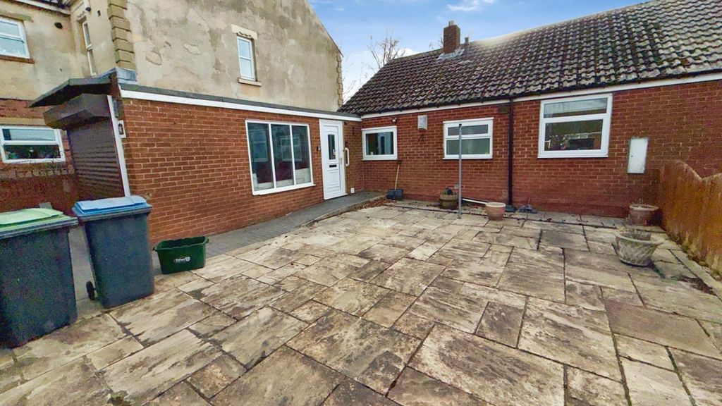 Property photo 1 of 20 External