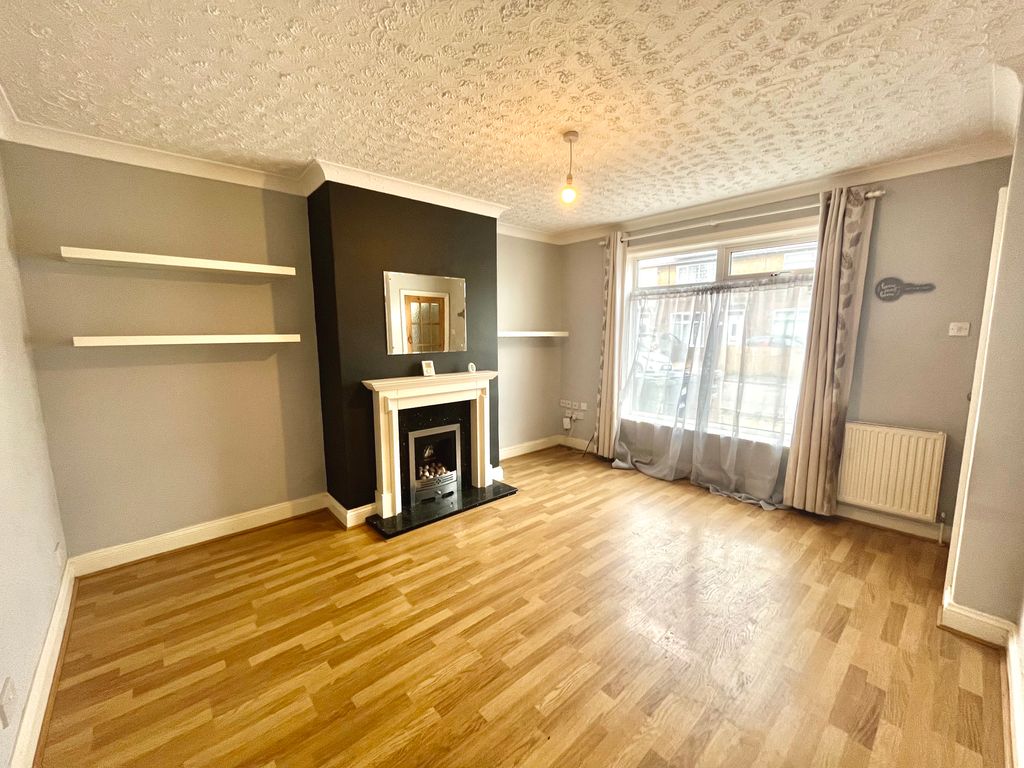 Property photo 3 of 15 Living Room