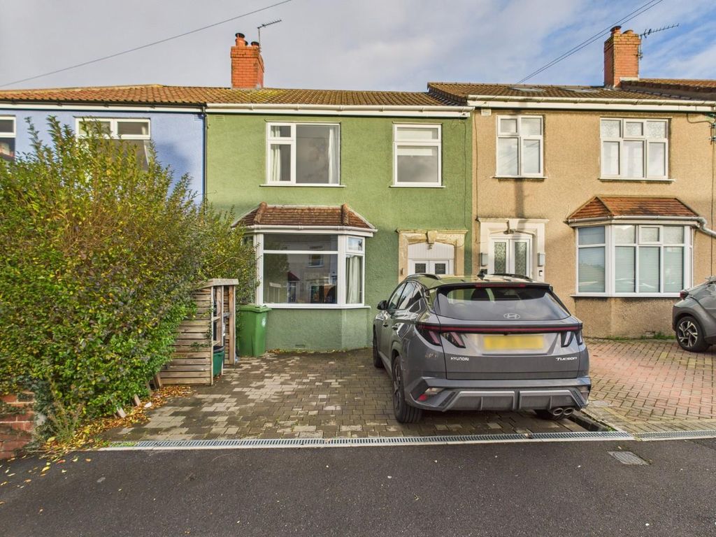 Property photo 1 of 34 Cam01576G0-Pr0331-Still039.Jpg