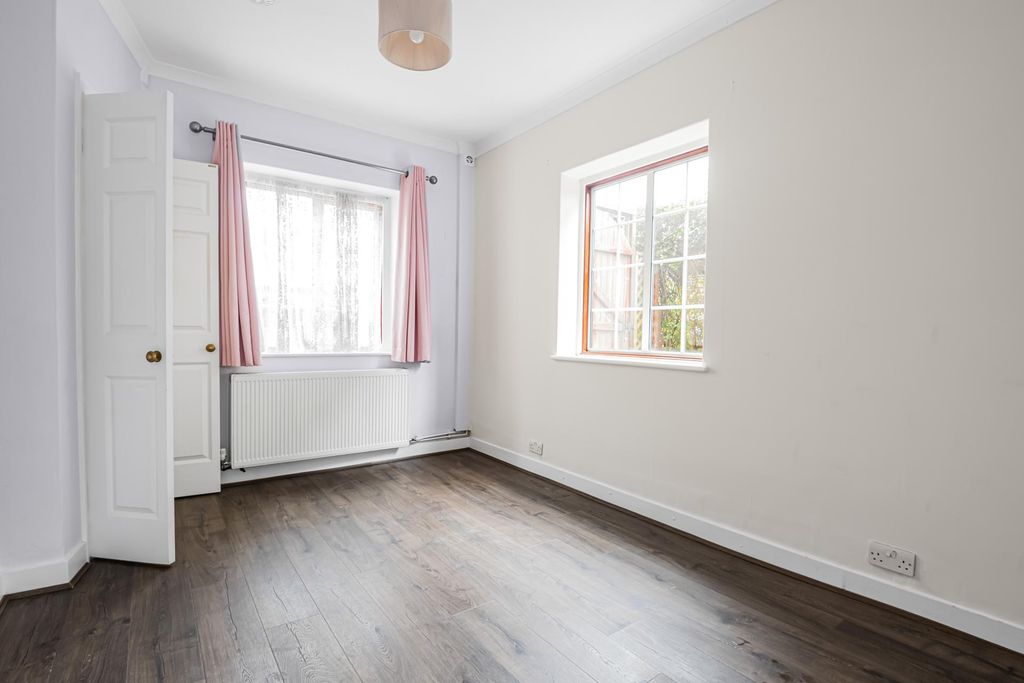 Property photo 3 of 11 Photo 2