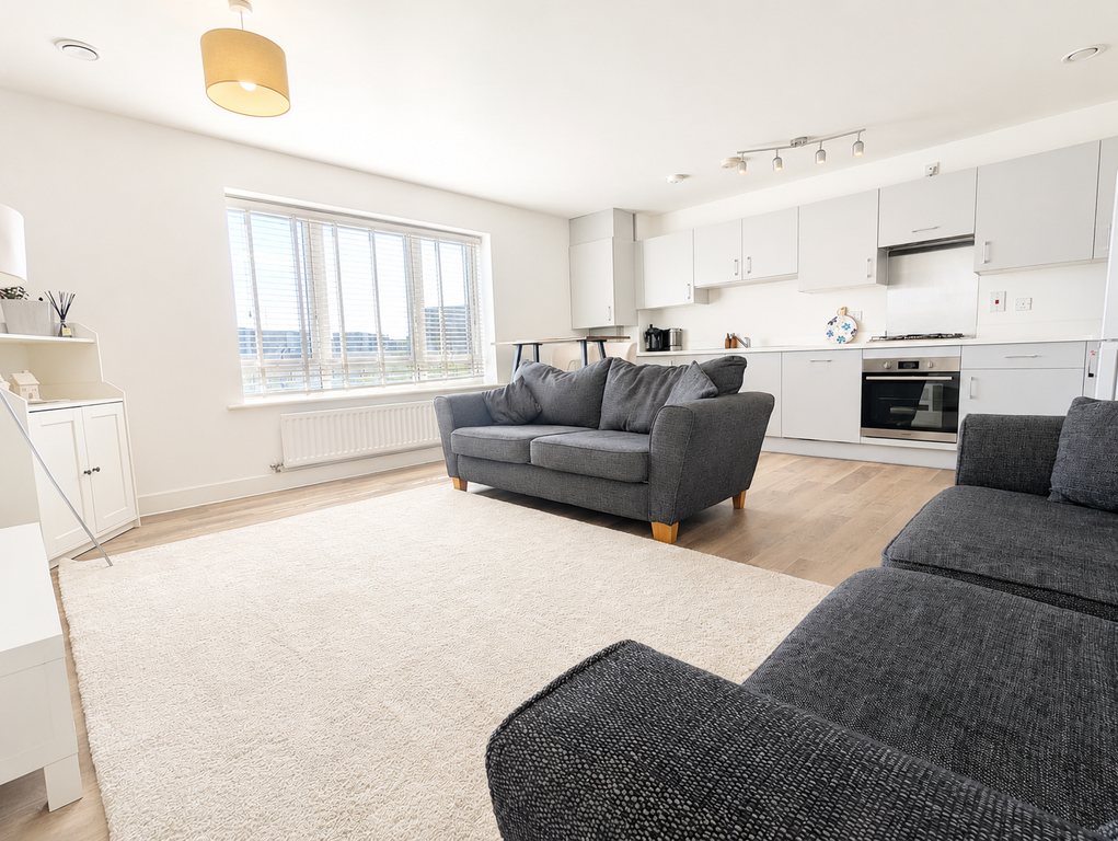 Property photo 1 of 13 Lounge