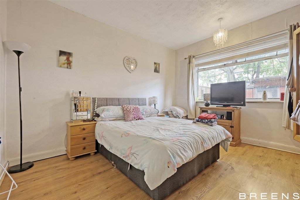 Property photo 3 of 16 Img_2099_1 Copy.Jpg