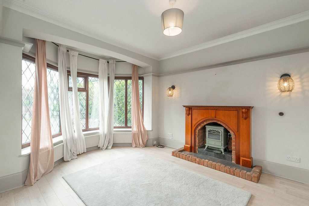 Property photo 3 of 29