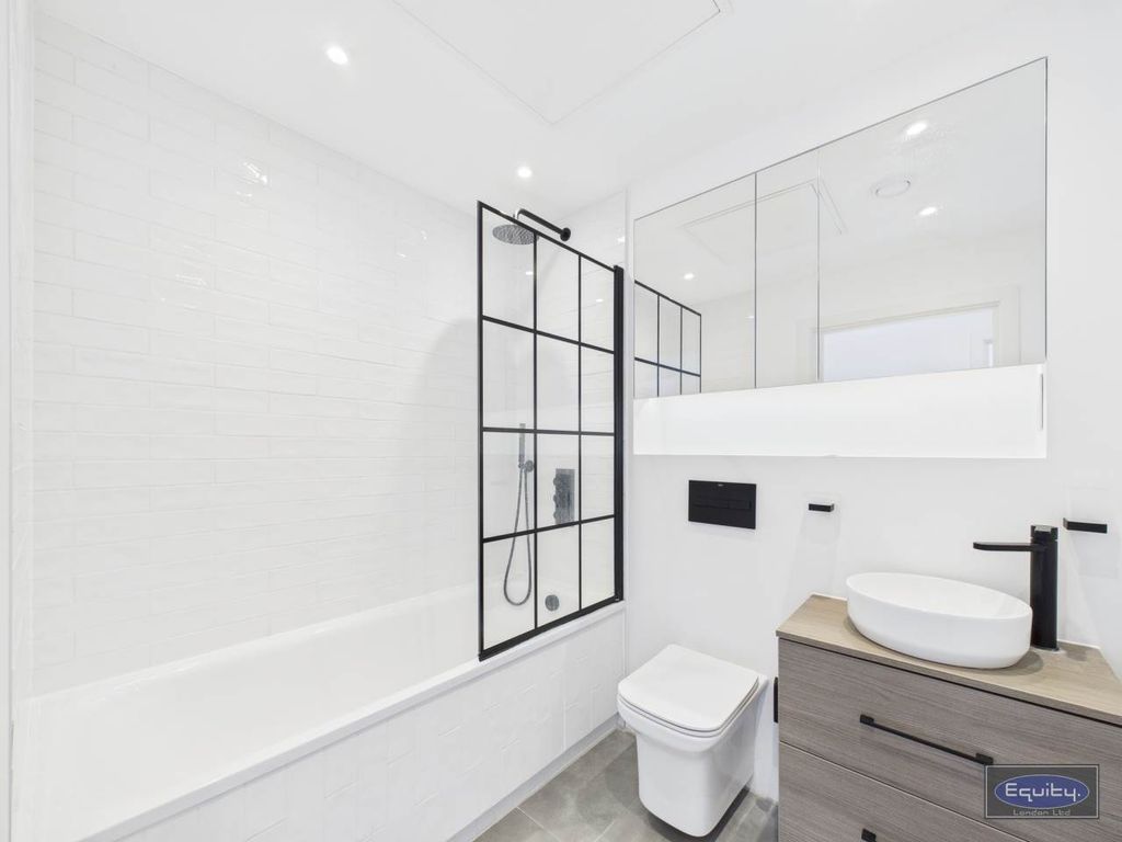 Property photo 3 of 12 Bathroom