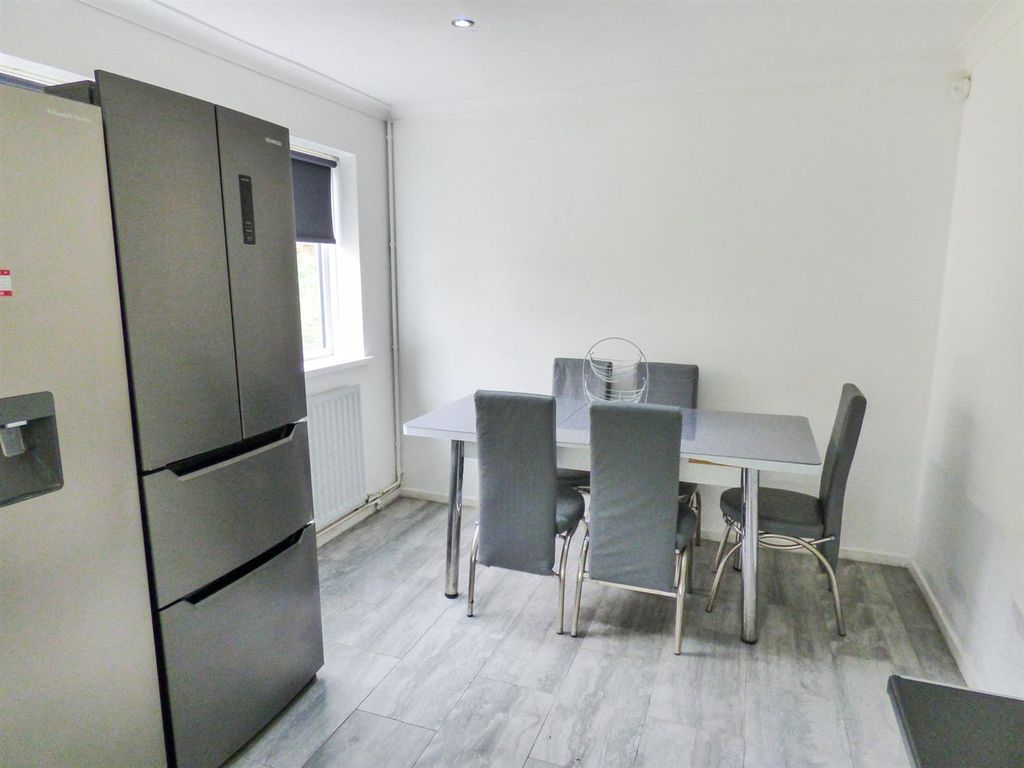 Property photo 3 of 13 2024-04-10 14.14.02.Jpg