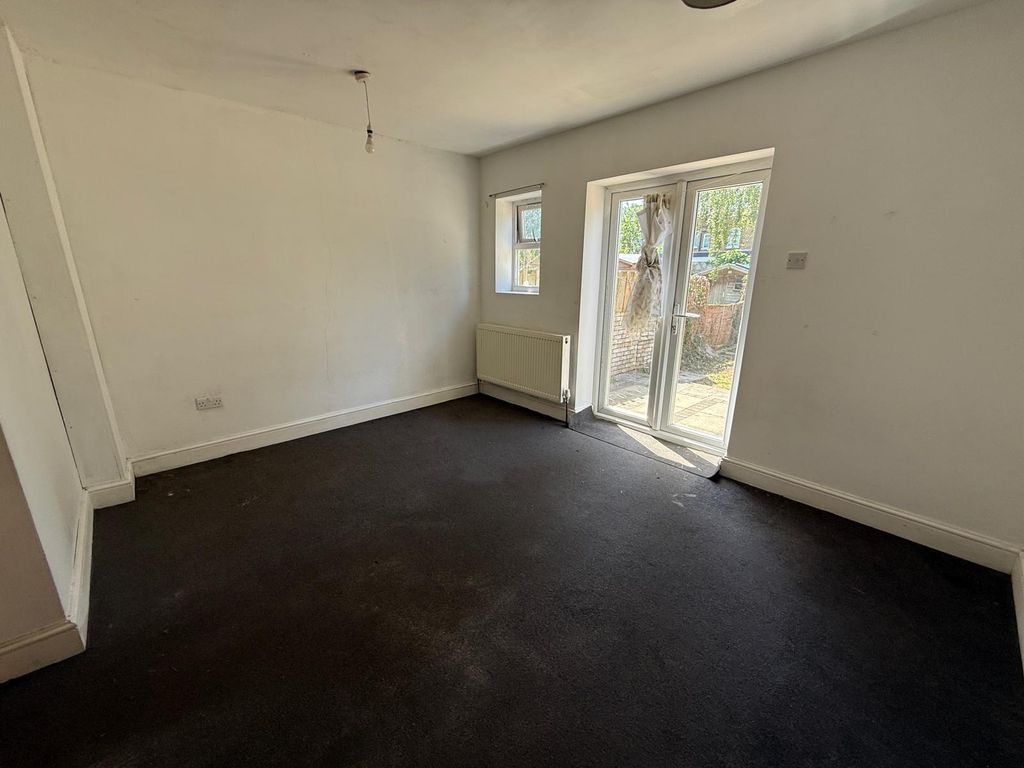 Property photo 1 of 9 2 Bed Flat To Rent Broomhill Road, Ilford Ig3