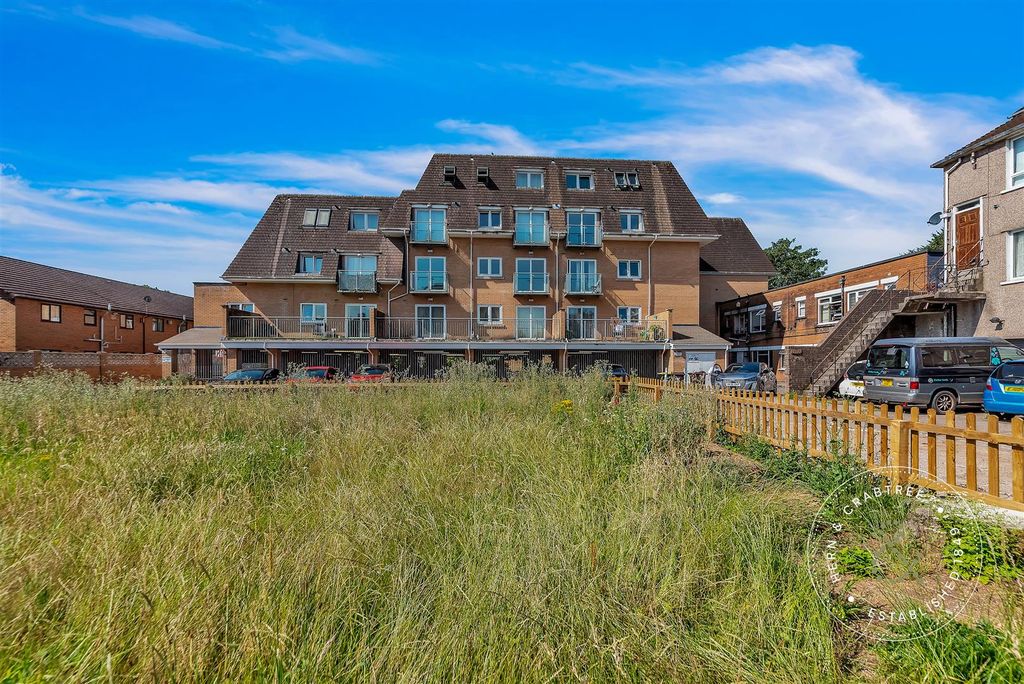 Property photo 1 of 28 Lakelands-Court-24.Jpg
