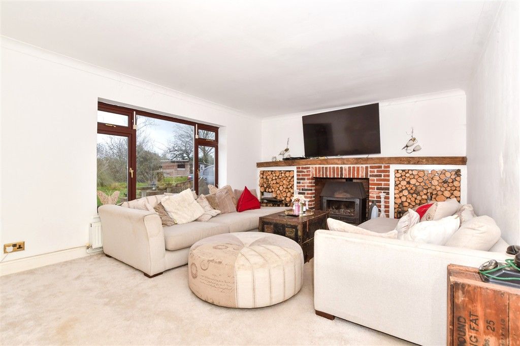 Property photo 1 of 10 Lounge