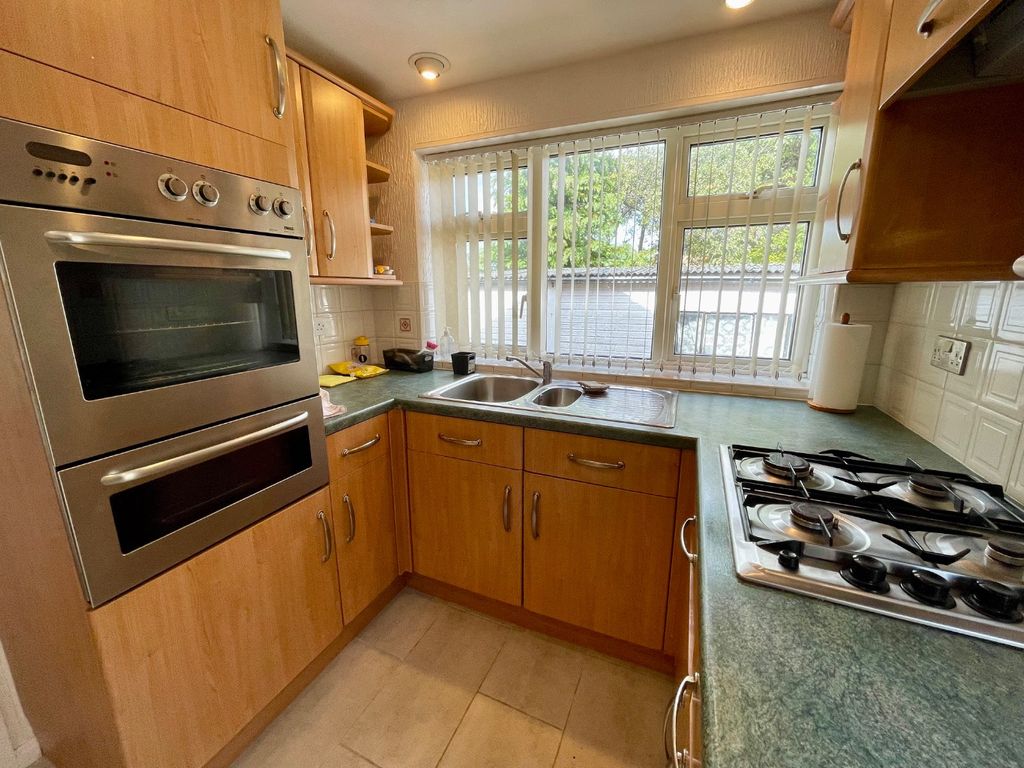 Property photo 3 of 12 4502282
