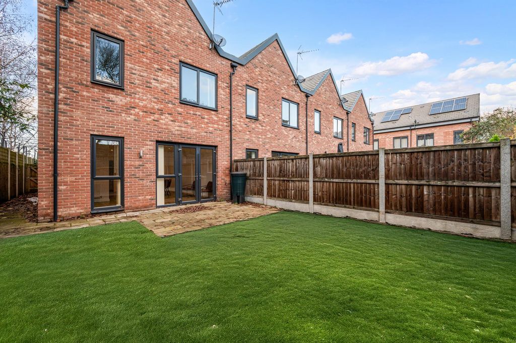 Property photo 3 of 15