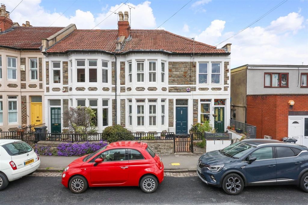 Property photo 2 of 15