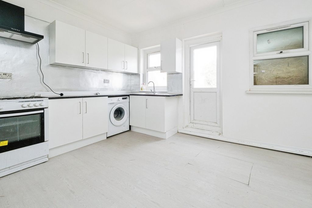 Property photo 1 of 16 Pbox-Img.Jpg