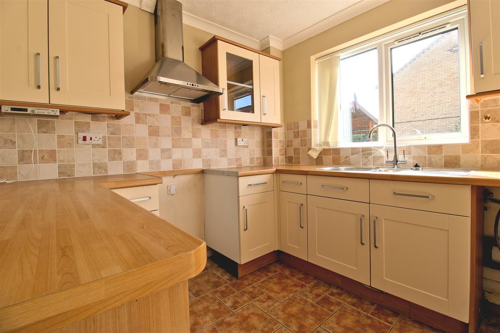 Property photo 2 of 27 Kitchen