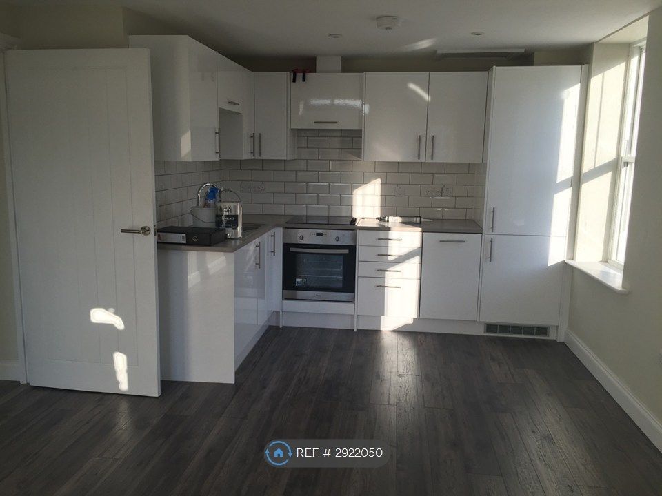 Property photo 1 of 9 Open Plan And Modern On The High Street