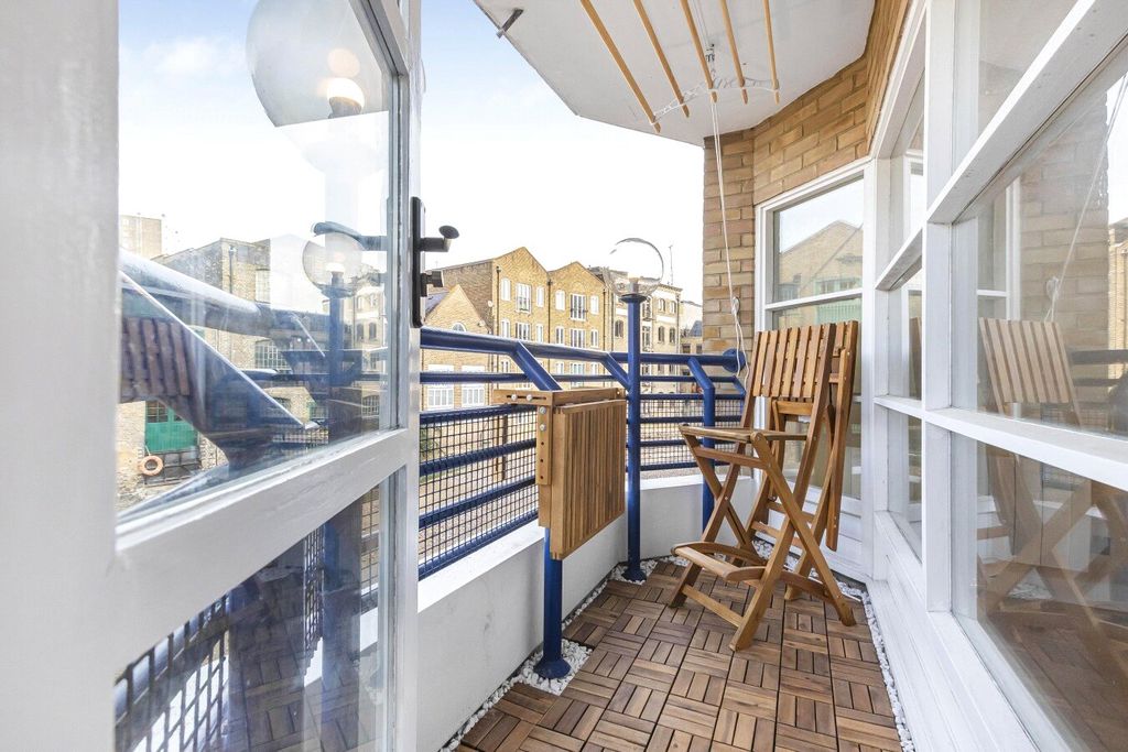 Property photo 3 of 23 Balcony
