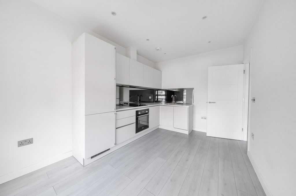 Property photo 3 of 11 1303730-13-68486B...